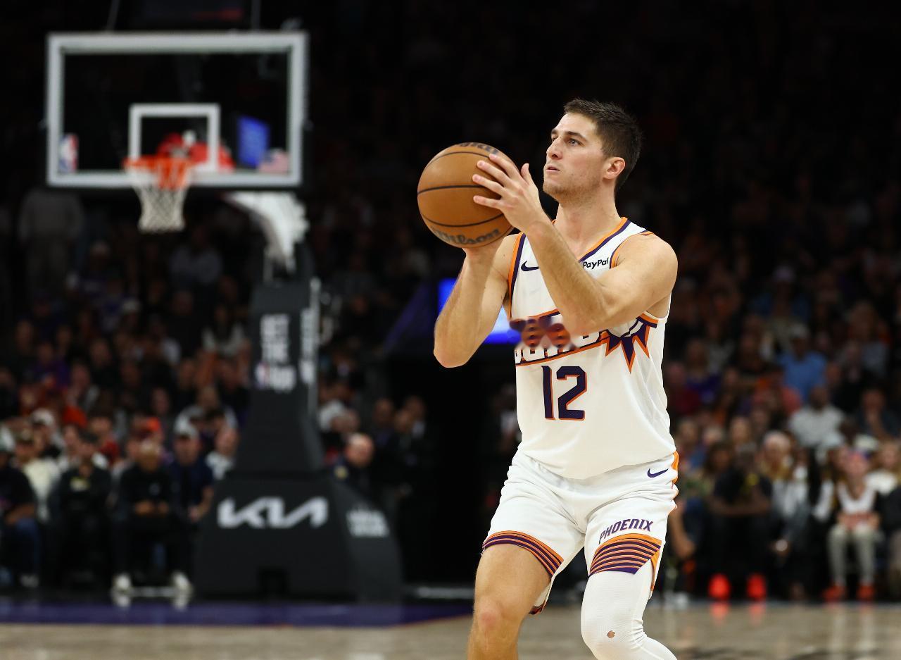 近四场场均21分5助攻，太阳队的白人射手现在比谢泼德还要猛！本赛季太阳队最大的