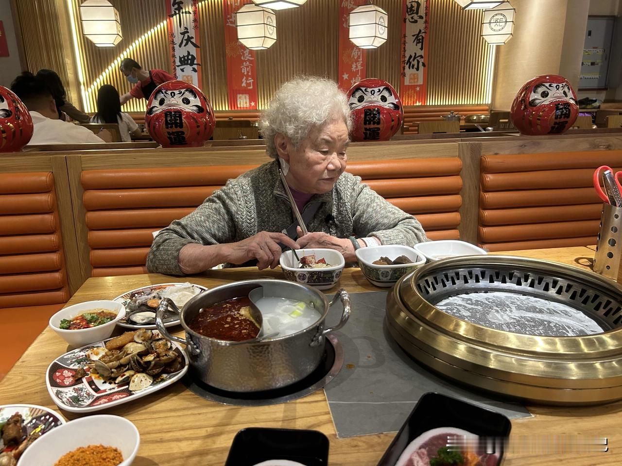 我妈84岁，这次住院检查身体，除了血压高，指标比很多50多岁的人还好！这次血压高