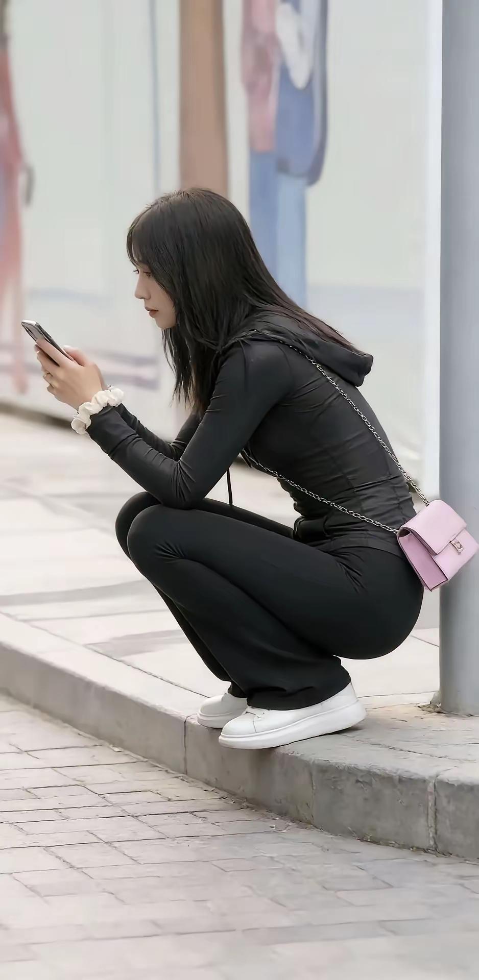 街拍系列/运动休闲穿搭风格/街拍街拍中国时尚街拍街拍穿搭风景线街拍女生穿