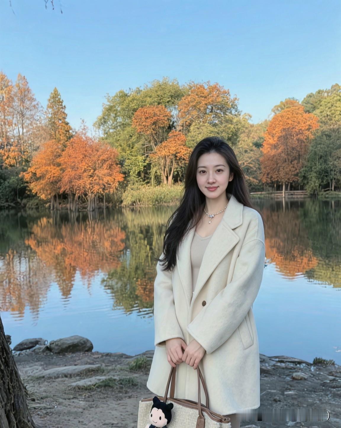 无论未来我们变成什么关系，都希望彼此不后悔，相遇本身已是意义所在。喜欢或许