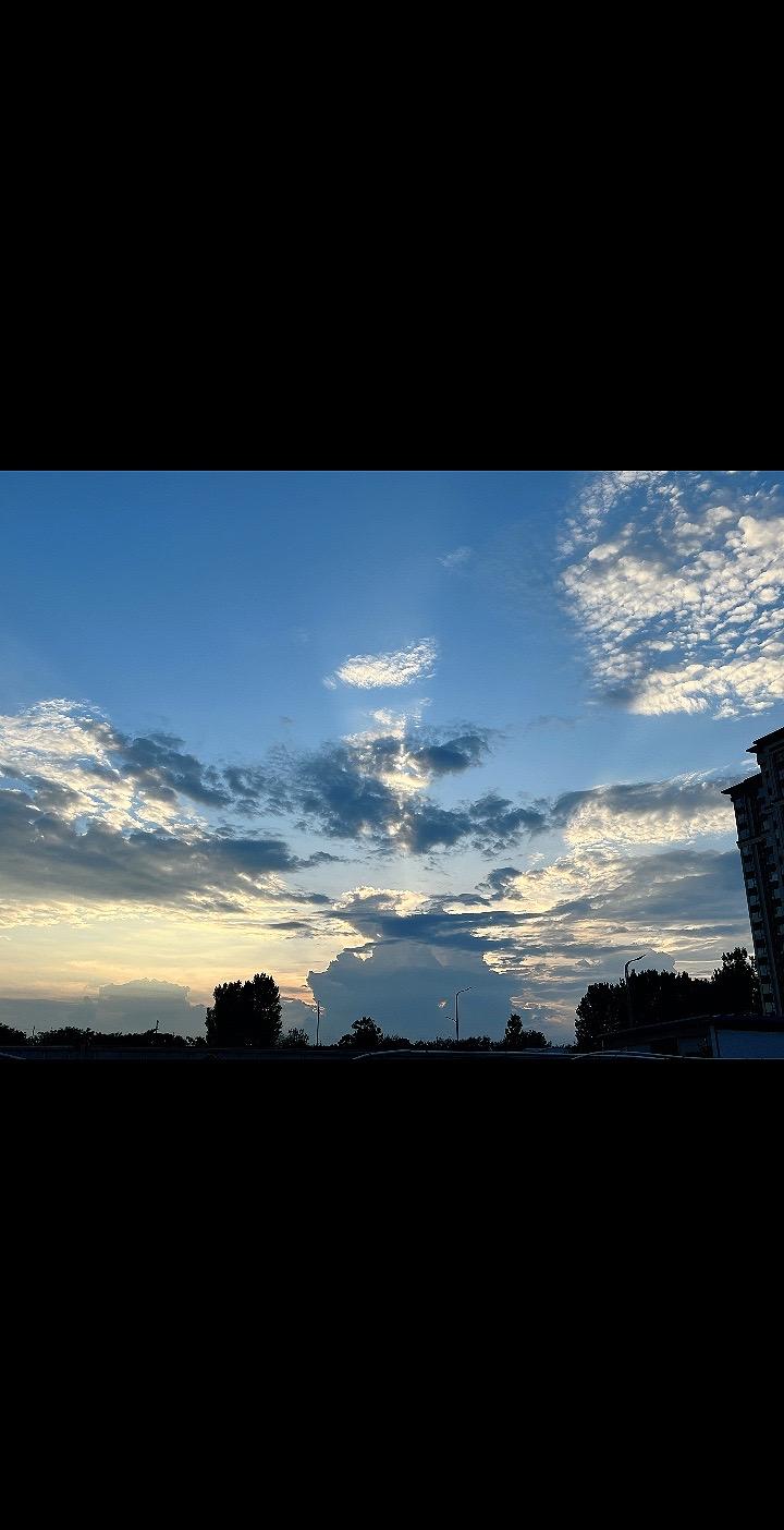 如果你正陷入焦虑，不妨听听这些话：生活这一路，磕磕绊绊的事儿数不清，你总不能一