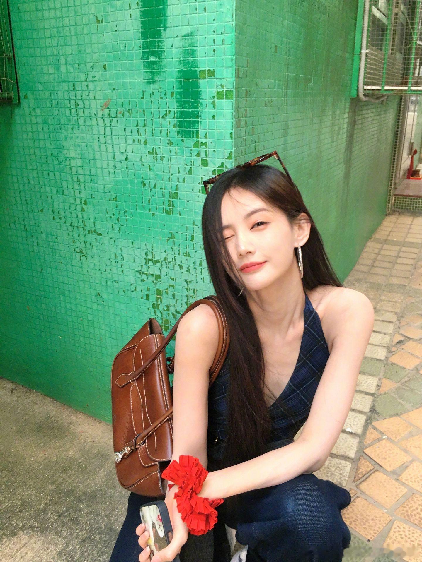 李一桐港风甜妹街拍李一桐李一桐