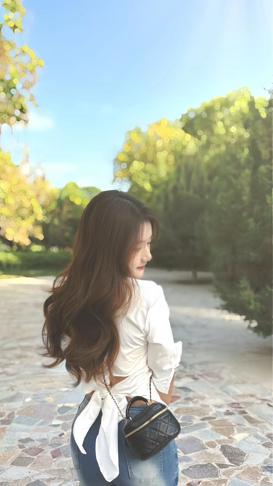 女人如何穿出含蓄的性感?