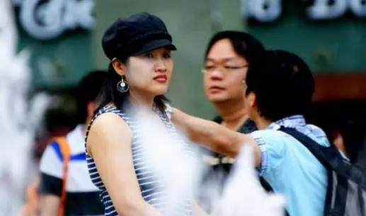 一位新加坡华人终于说了实话，他表示，在新加坡的华人，根本不在乎中国到底好不好.很