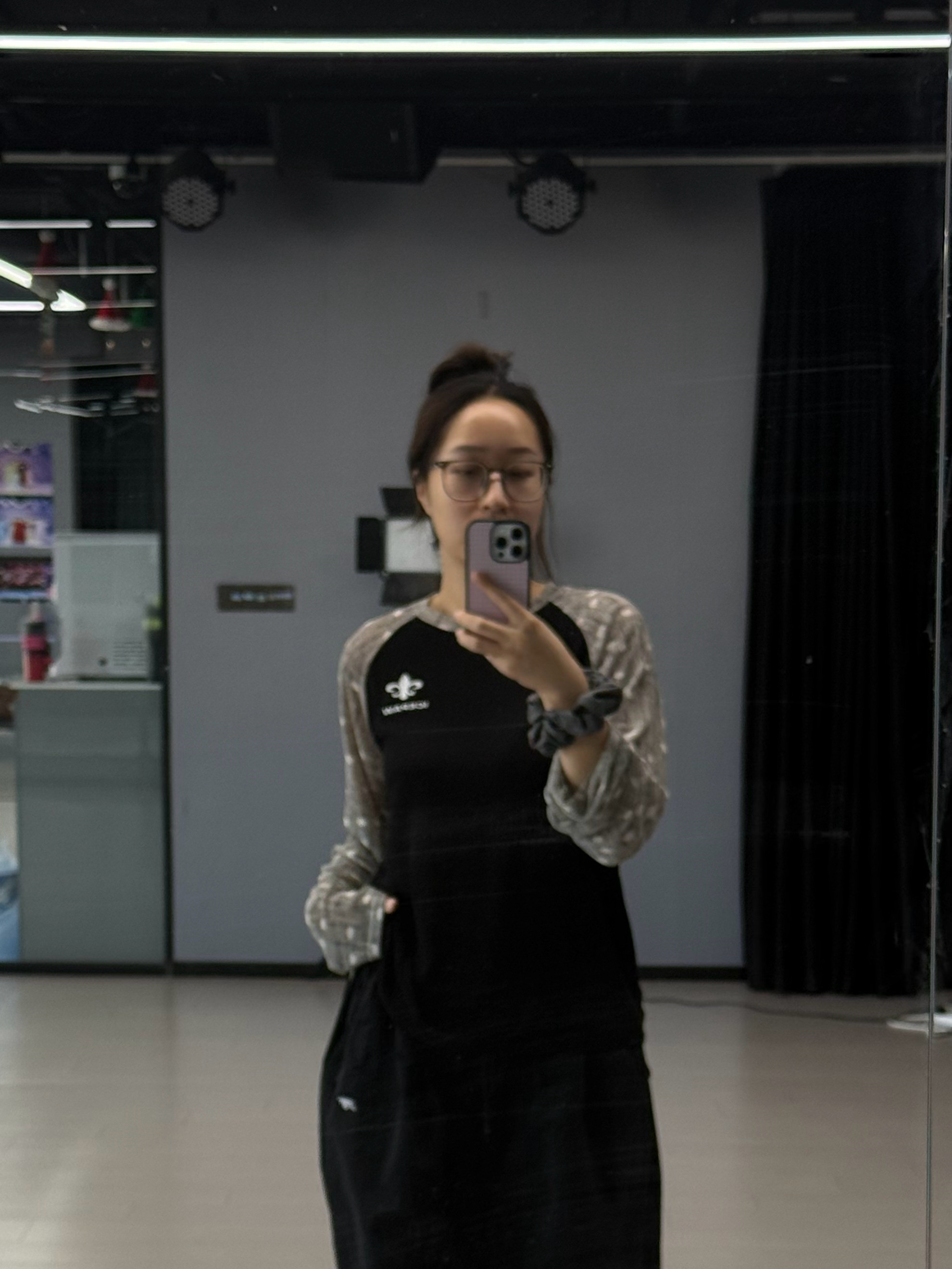 又来💃了外面好热好热