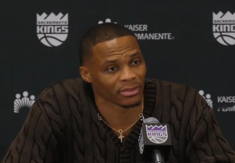 什么叫职业？威少这就叫职业，他重新定义了职业。即便，开赛前一周，威少还没找到工