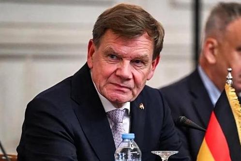 12月8日，法新社报道:“德国外长瓦德富尔今天开启就任后首次访华行程，此行聚焦中