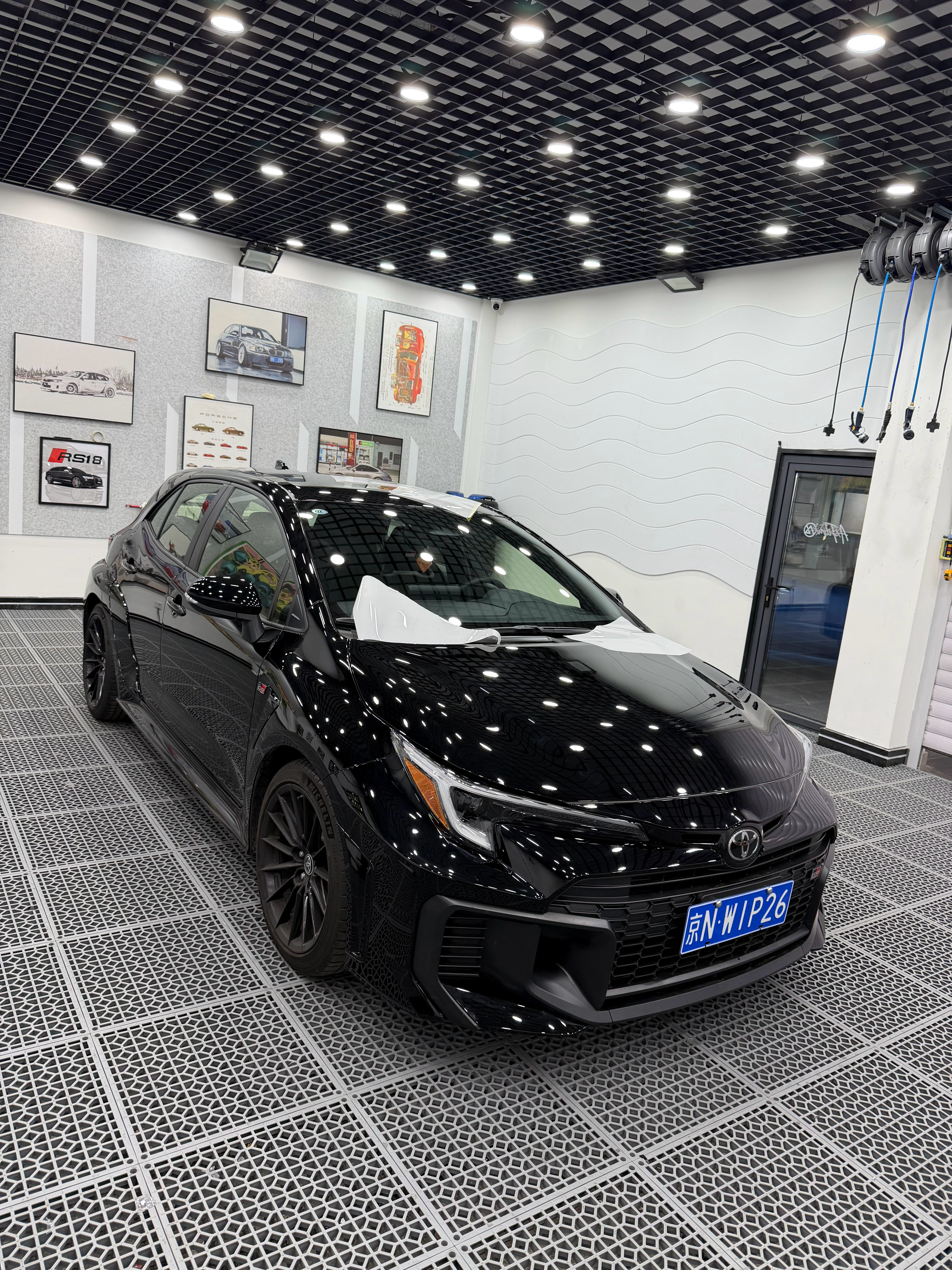 给挚爱贴个车衣