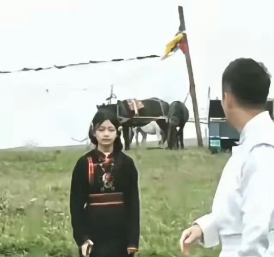 小玥儿正脸照曝光，神似大S呀！​可惜最爱她的妈妈已故。​​​