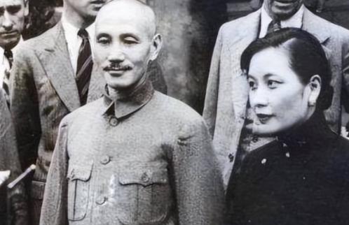 1947年，蒋介石来到延安，问一过路农民：你可见过毛主席？谁想到，老农民的一番话