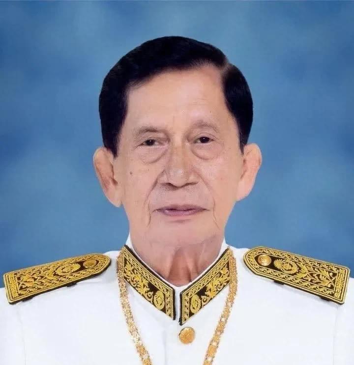 比洪森靠谱，到死才被封为亲王，洪能作为洪森的二哥，同样是带兵打仗且来自农村，他事