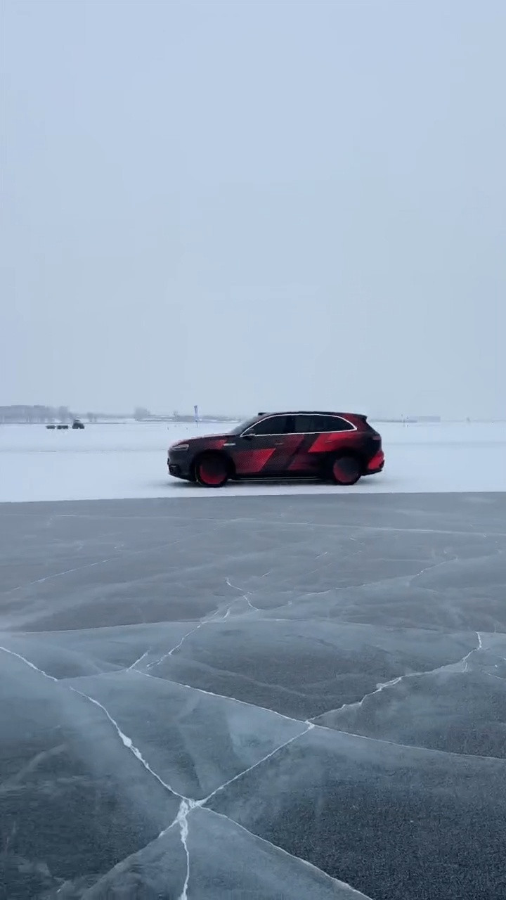 问界M6冰雪测试曝光问界M6渲染图和冰雪测试图曝光前脸和侧面看着还是非常运动的兼