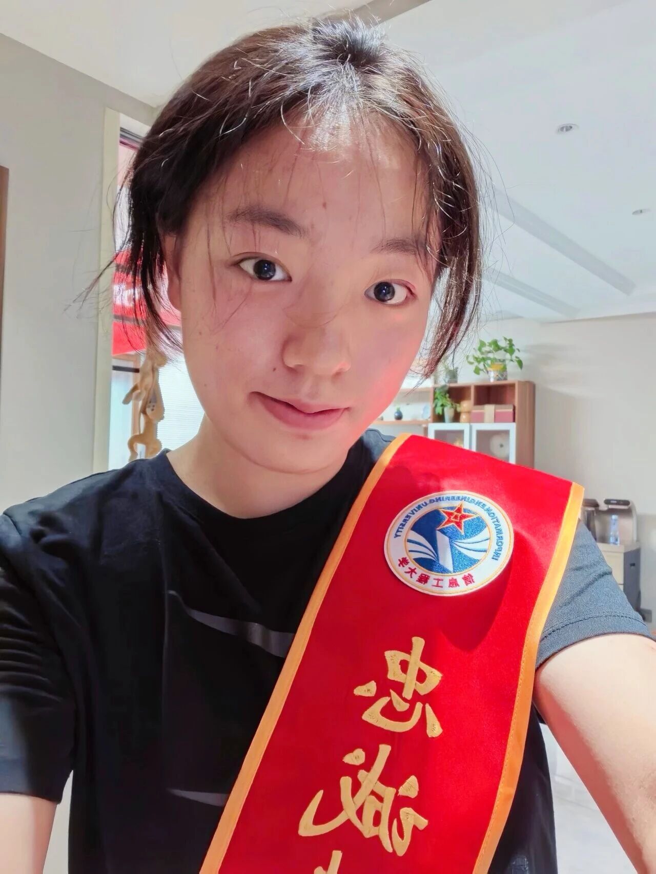 001号军校录取通知书，收到了！每年首批送达的高考录取通知书，必然来自军校。目前