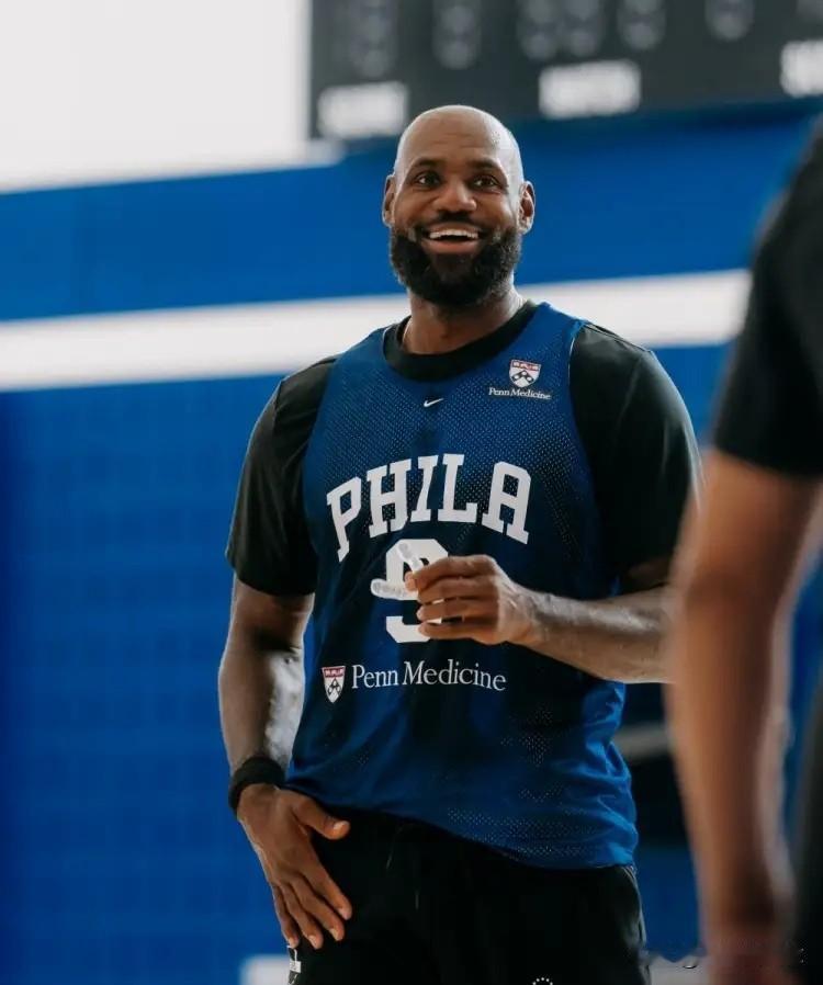 掘金巨星约基奇真是太不尊重詹姆斯了！最近约基奇在接受媒体采访时，聊到了自己心目中
