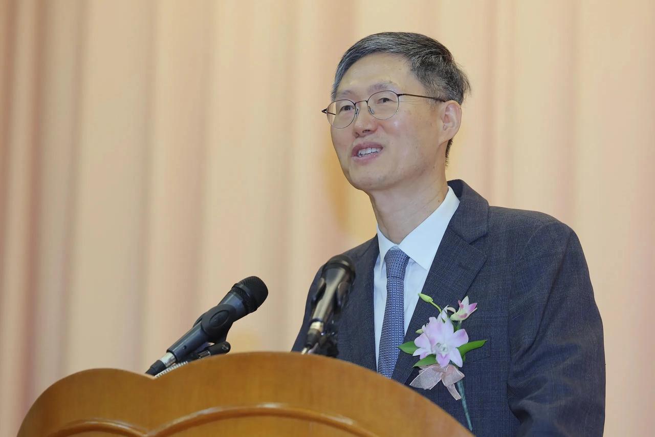 目前为止，罢免尹锡悦的文炯培暂未遭遇报复。正考虑是否再就业？韩国唯一公立法