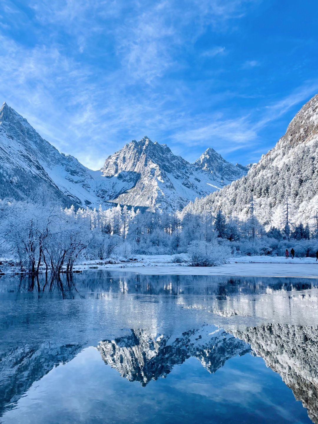川西的冬天像冰雪童话城​​​