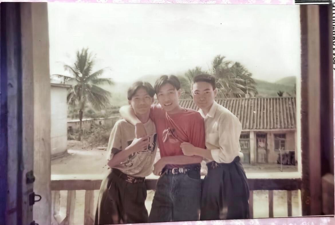 少年时期的陈楚生