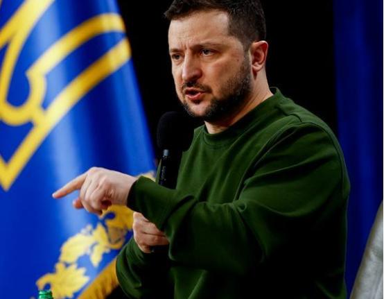 泽连斯基突然变卦，放出一个震惊全球的消息，直接打乱了俄乌冲突的节奏，不再硬刚到底