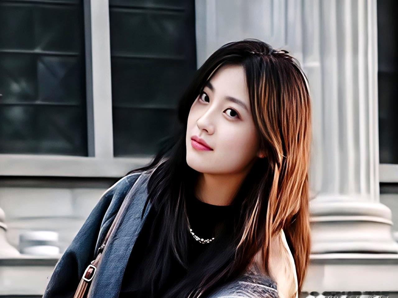 今天看到个事儿，直接傻住了。单位来个00后小护士，值夜班就钻进值班室，班后门口