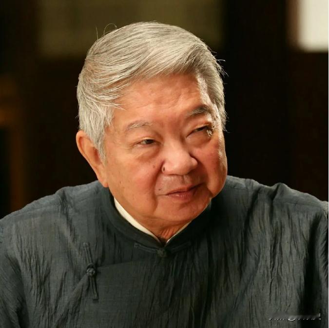 香港“老不正经”才子蔡澜谈“女人”一针见血，他说：一个女人能不能交往，看的不是美