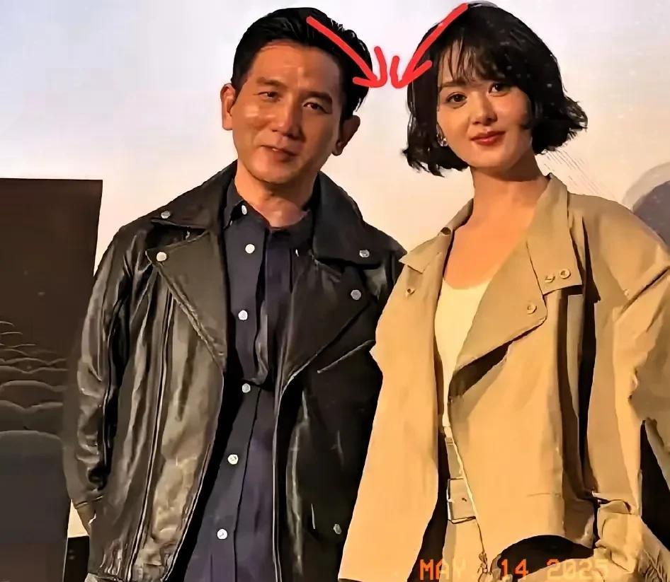 不愧是赵丽颖，太真实，太接地气了，就连曝光“恋情瓜”都这么与众不同！狗仔拍