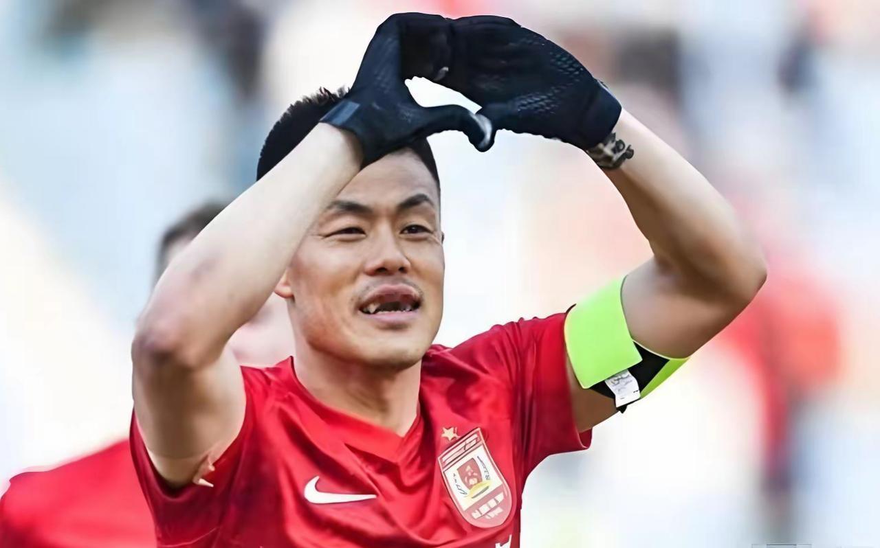 长春亚泰要解散?昨天下午，随着青岛海牛1-0击败武汉三镇，长春亚泰提前1轮降入