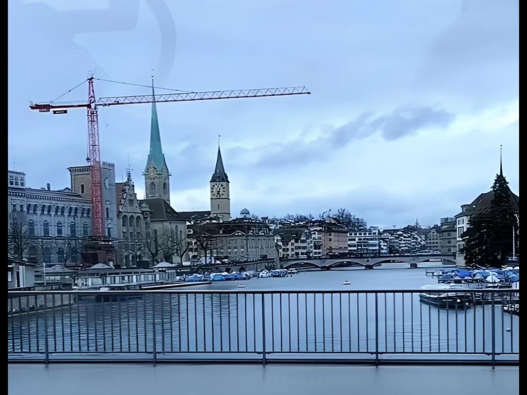 昨天，在视频上刷到一个76岁浪迹瑞士的中国大爷，在昂贵的苏黎世，过着俭朴的日子。