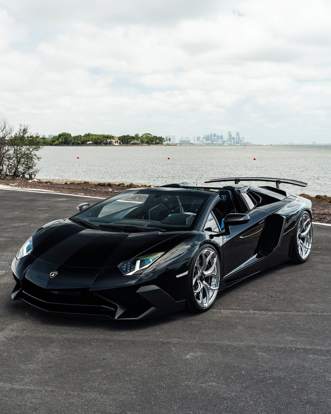 在ANRKYS1-X0上打造的兰博基尼AventadorSV....兰