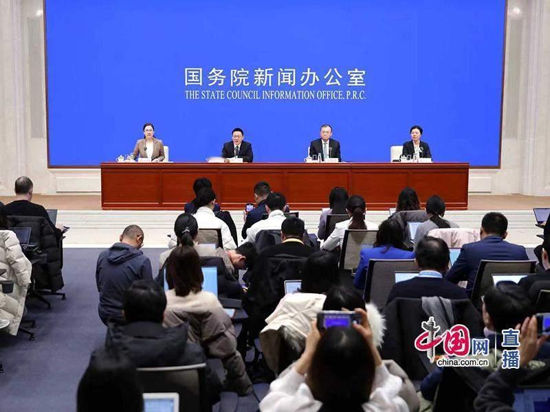 这两天看到一则振奋人心的好消息：2025年退休人员基本养老金总体上涨2%