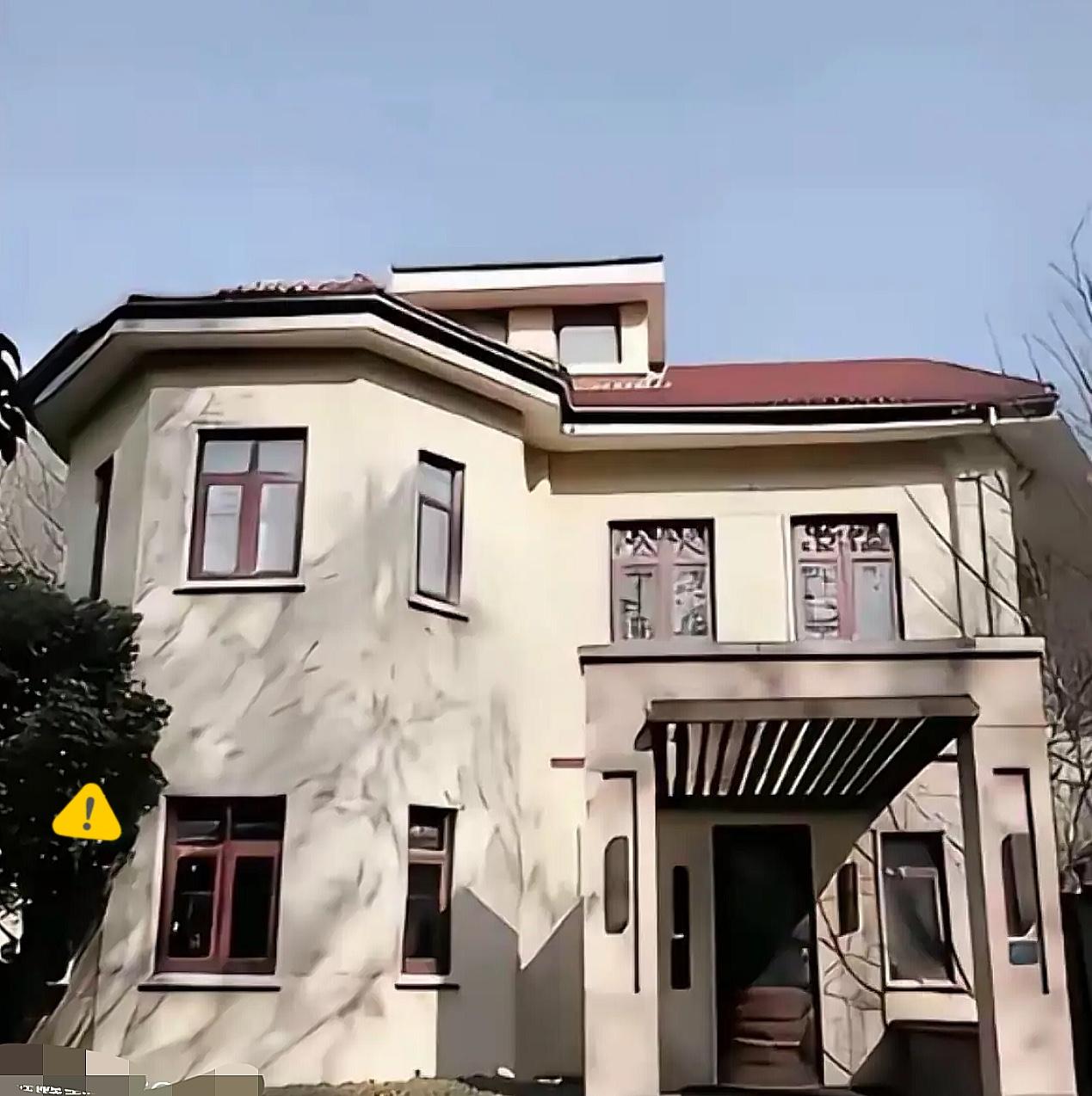 徐湖平那栋民国别墅，越琢磨越有意思。说是祖宅，可南博1933年就建了，这房子