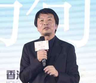 北大才子刘震云语出惊人：“亲人，别争利益；夫妻，别翻旧账；朋友，不共钱财；同事