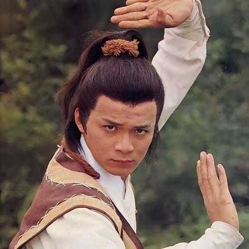 为什么郭靖和江南七怪学武好几年武功平平？遇到洪七公没多久就能和欧阳克这样的一流高