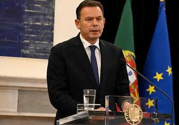 果然带牙的国家都硬气。 继西班牙之后，葡萄牙总理蒙特内格罗公开发声：美国未经