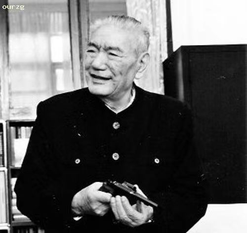 <em>尤太忠</em>回乡发现母亲要饭为生,当地干部个个吃成胖子,将军大怒!