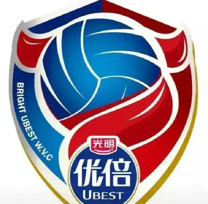 别被“年轻”骗了。江苏女排横扫九连胜，静候的，才是她们真正的王座。今晚8点，