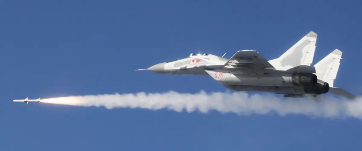 一架运输机被凌空打爆！40多名士兵全部死亡，阿联酋矢口否认！8月6日，苏丹的