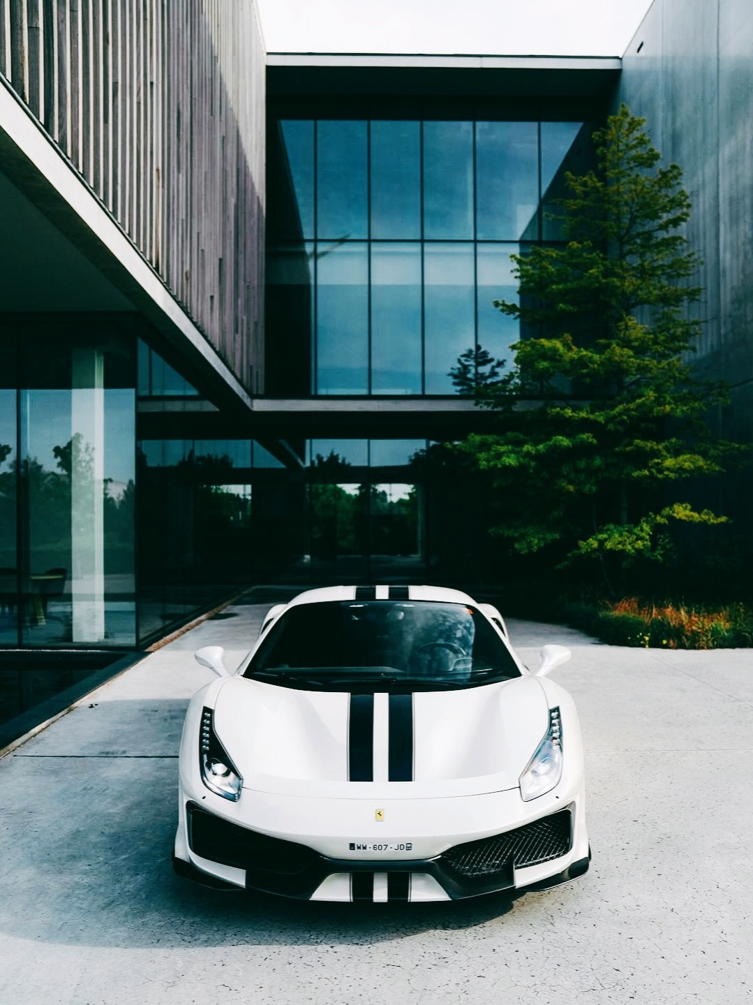 Ferrari488Pista搭载3.9LV8发动机720马力