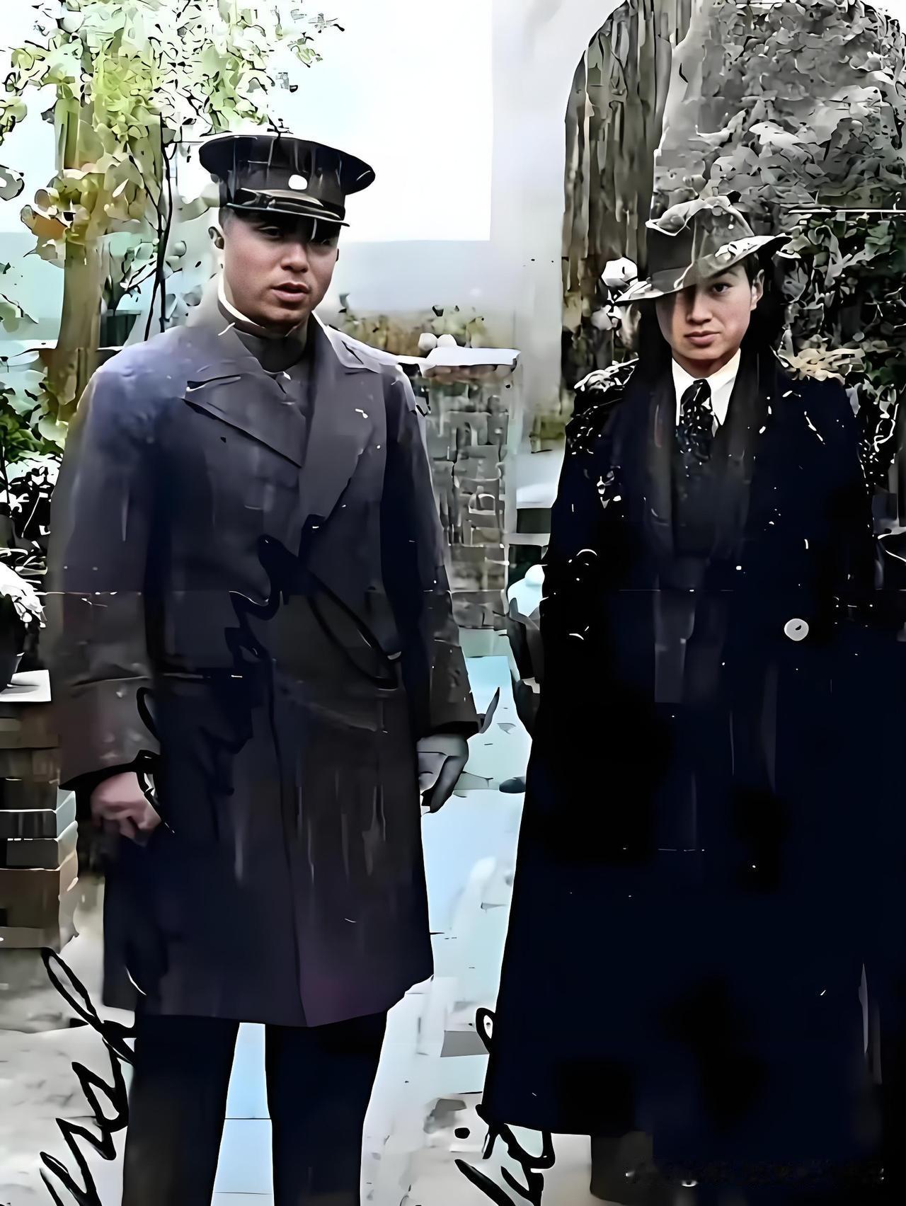 女扮男装相伴左右，老照片里张学良与赵一荻1935年冬季，河南洛阳与赵一荻的