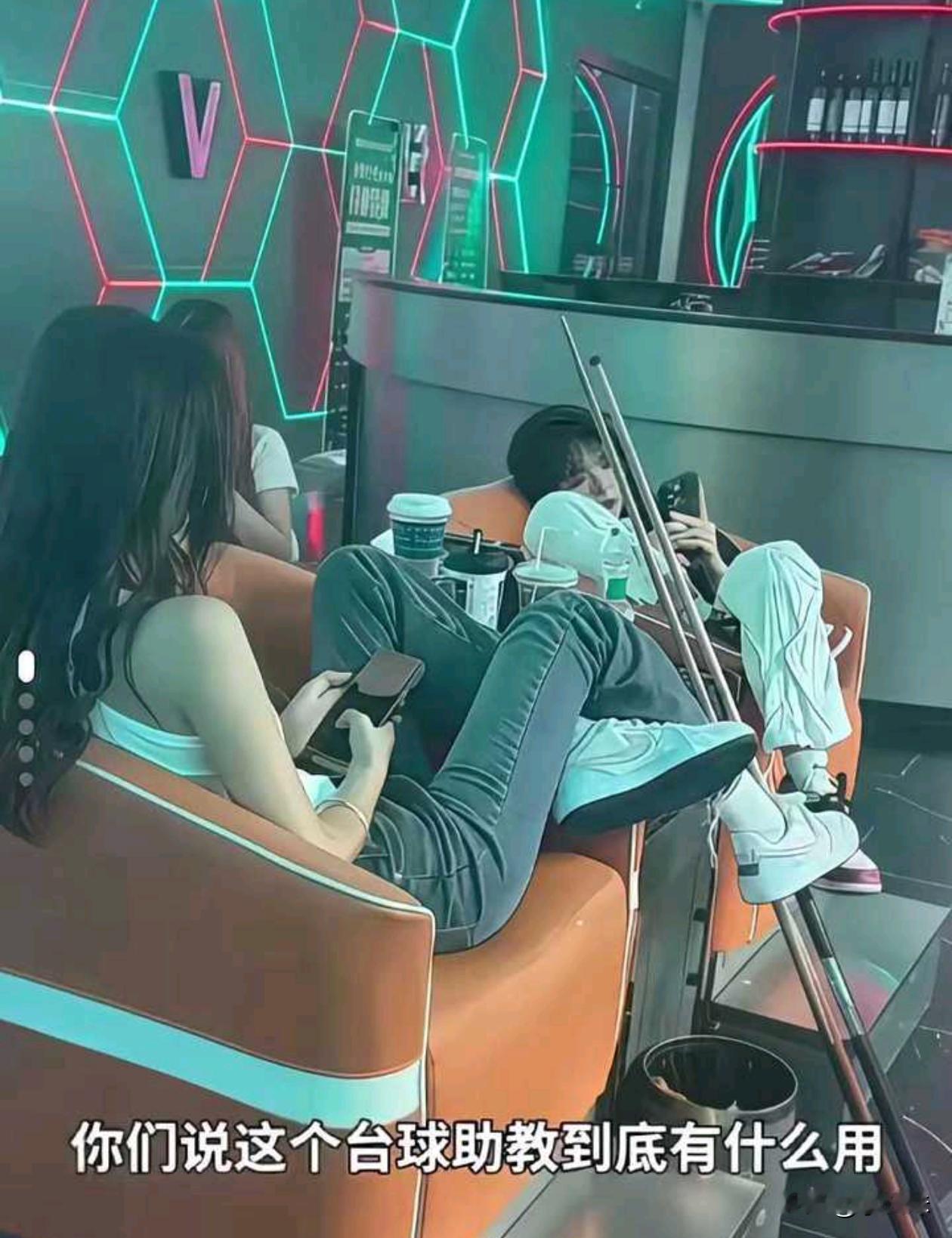 我也发现了，现在越来越多的女孩子来干这个职业了，前途会好吗？