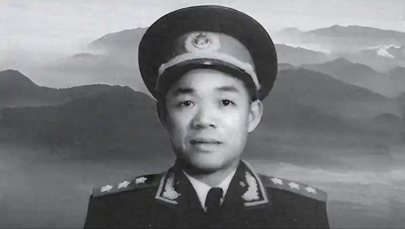 1950年，解放海南岛前，韩先楚看到登岛名单上很多都是副职时，顿时气坏了：“都不