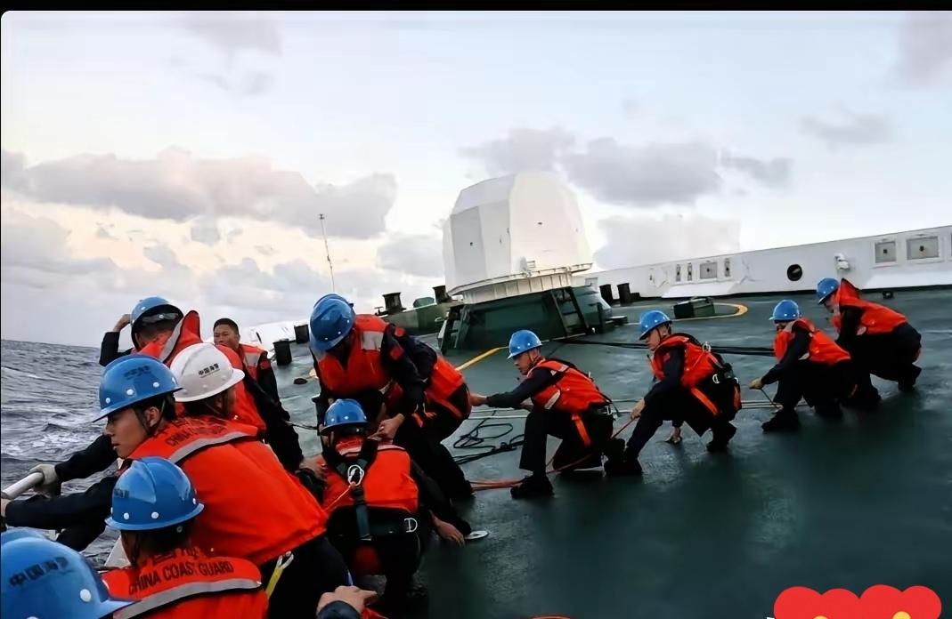菲律宾又要恩将仇报！北京时间1月25号，中国海警东沙舰和三门舰向菲律宾海警9