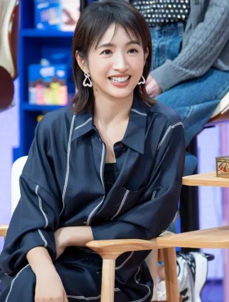 研究了大半天。终于从林依晨身上发现一个大道理。就算你条件再好、再有钱，也千万