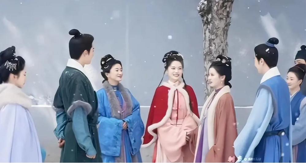 《兰香如故》片酬单上有个名字：郭柯宇。她演养母，150万。谭松韵演许兰香，5