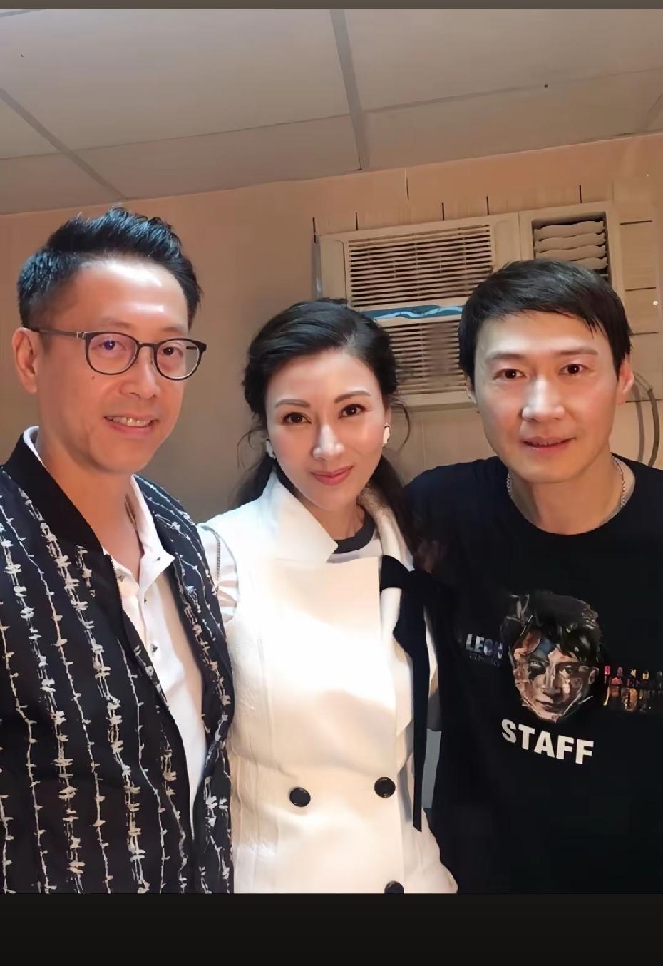 晋亨你让开！谁的新欢不是别人的旧爱！最美李嘉欣，最帅黎明，金童玉女。一个宇宙最帅