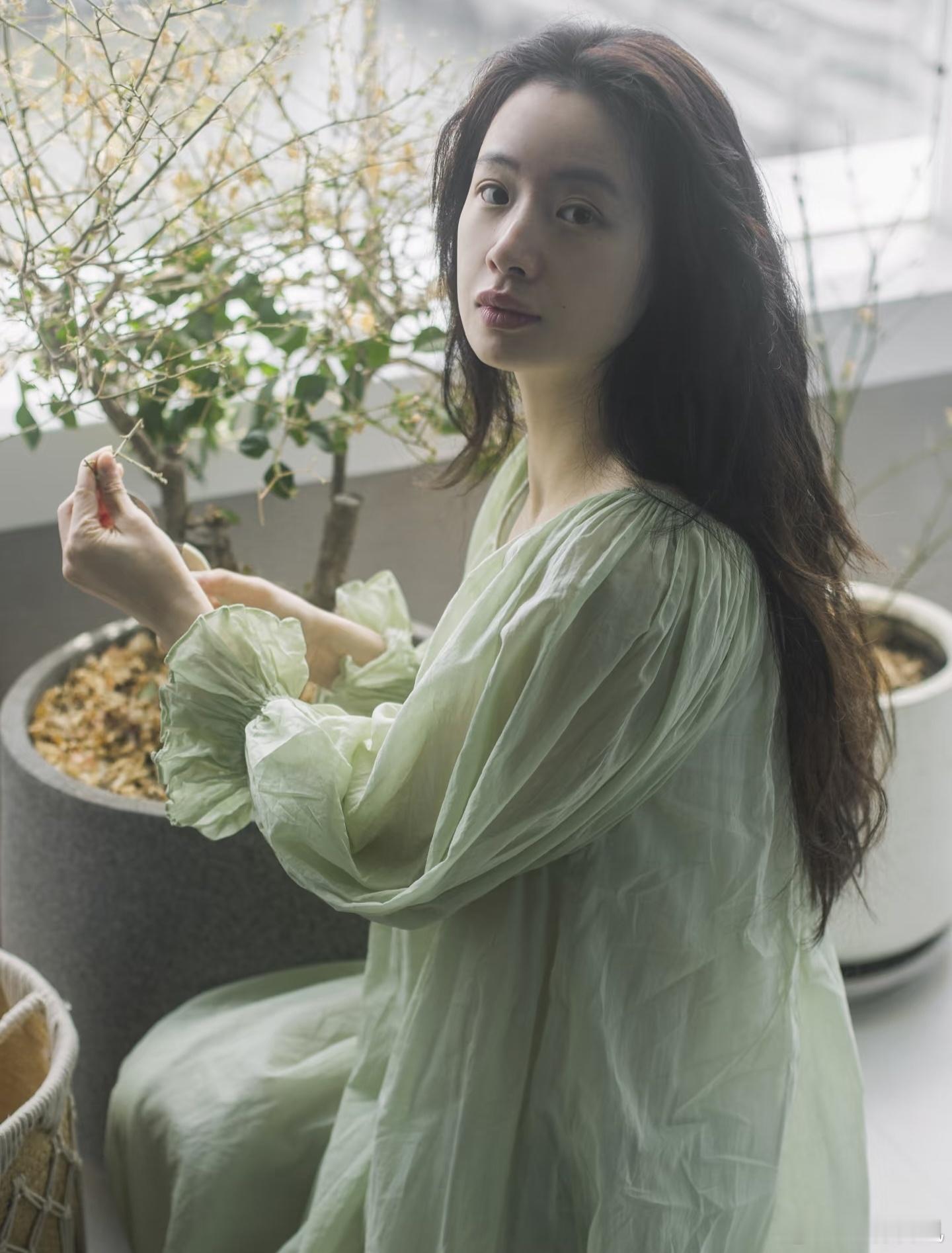 李梦：素颜、清冷之美！