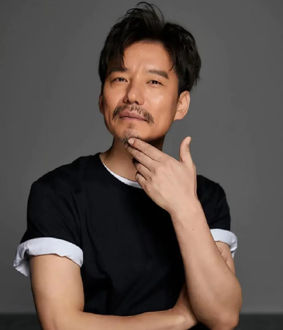 2023年筹拍《戏台》时，陈佩斯邀请杨皓宇出演，杨浩宇不假思索:“别的戏我不接了