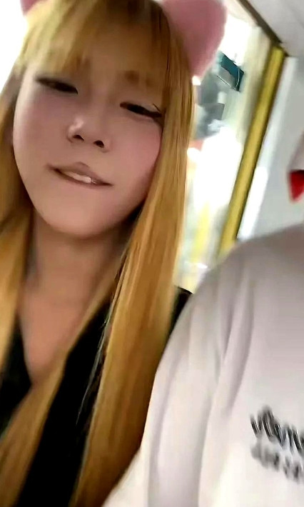 彻底暴露!安徽男子约会18岁精神小妹，承诺全天所有消费由他买单，没想到，买了衣服