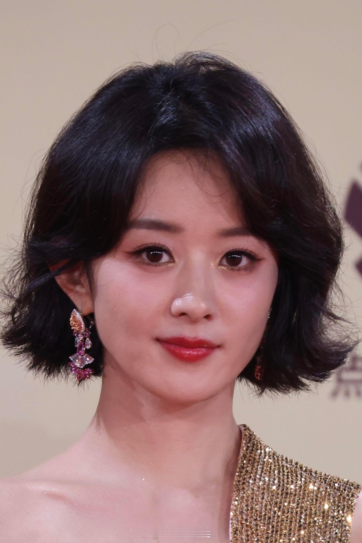 赵丽颖肤色太女人了