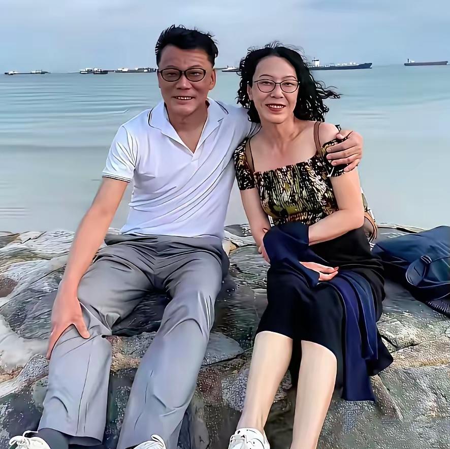 痴情老王子终于娶到了心仪已久的老公主。希望老李以后的岁月静好，能安安静静的过上自