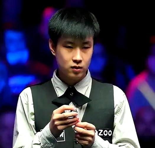 赵心童夺冠奖金230万，这分配差距可太真实了。赵心童在利雅得大师赛决赛5比2